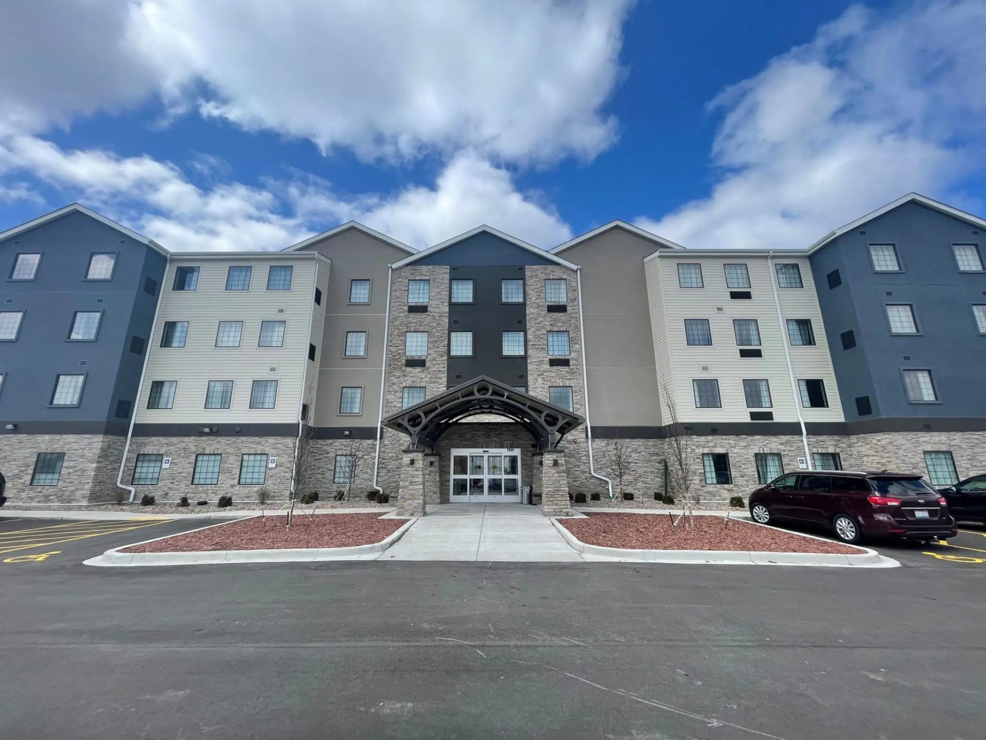 Staybridge-Front-002-2048x1536 Harbor Shores